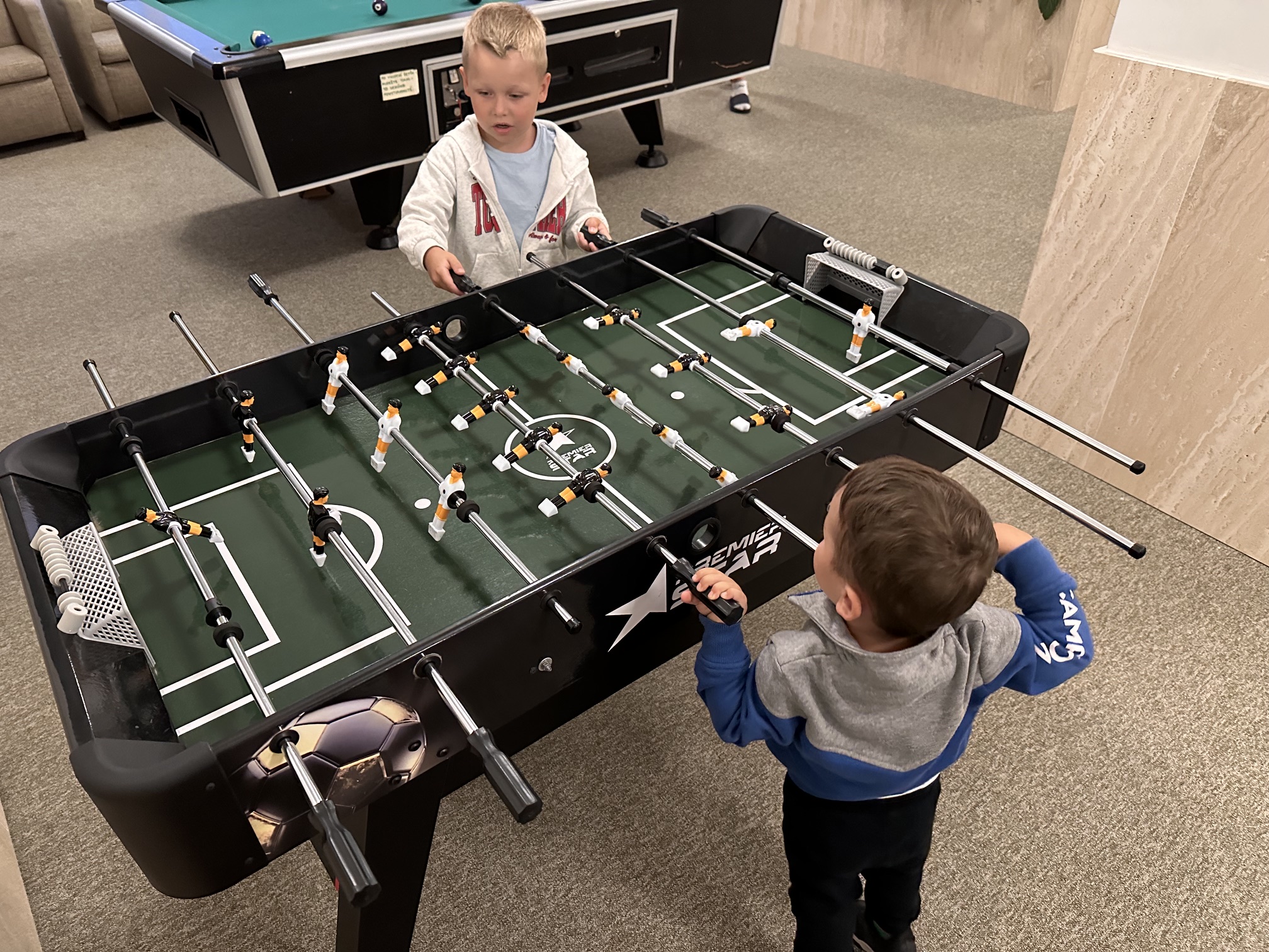 Stolný futbal zábava rodina apartmán
